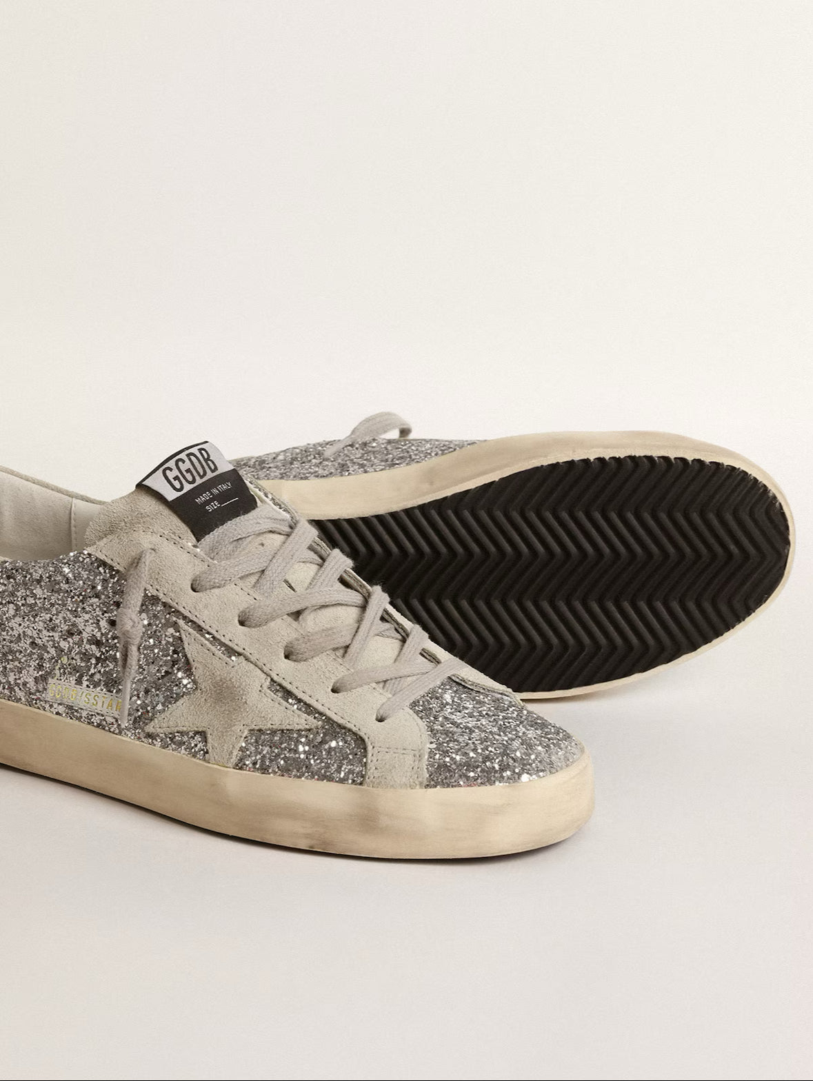 Super-Star Femme – Paillettes Argentées & Étoile en Daim Gris Froid